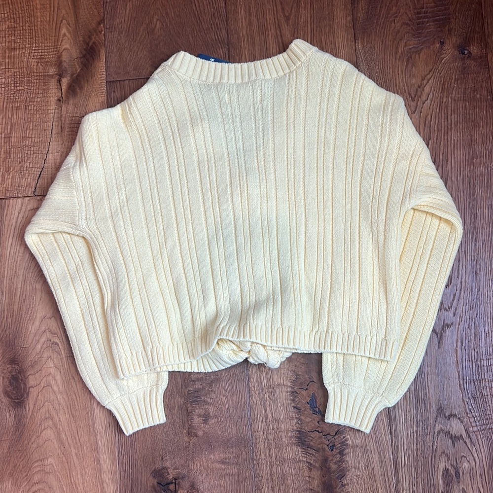 Hollister sweater - Picture 3 of 3